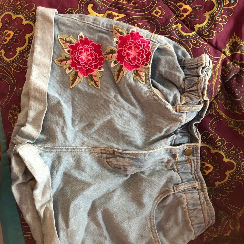 BRAND NEW Fashion Nova Denim Floral Shorts